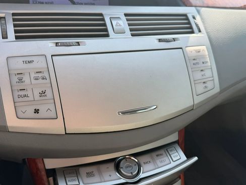 Used 2005 Toyota Avalon Limited FWD image 16