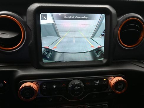 Used 2022 Jeep Gladiator Mojave w/ Cold Weather Group image 6