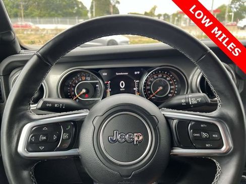 Used 2021 Jeep Gladiator Overland w/ Cold Weather Group AWD/4WD image 31