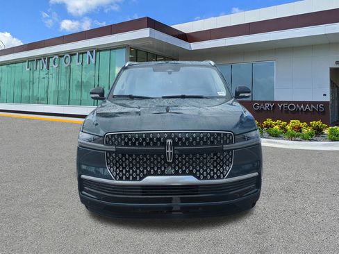 New 2025 Lincoln Navigator L Reserve AWD/4WD image 9