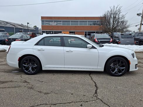Used 2023 Chrysler 300 S w/ Comfort Group image 7