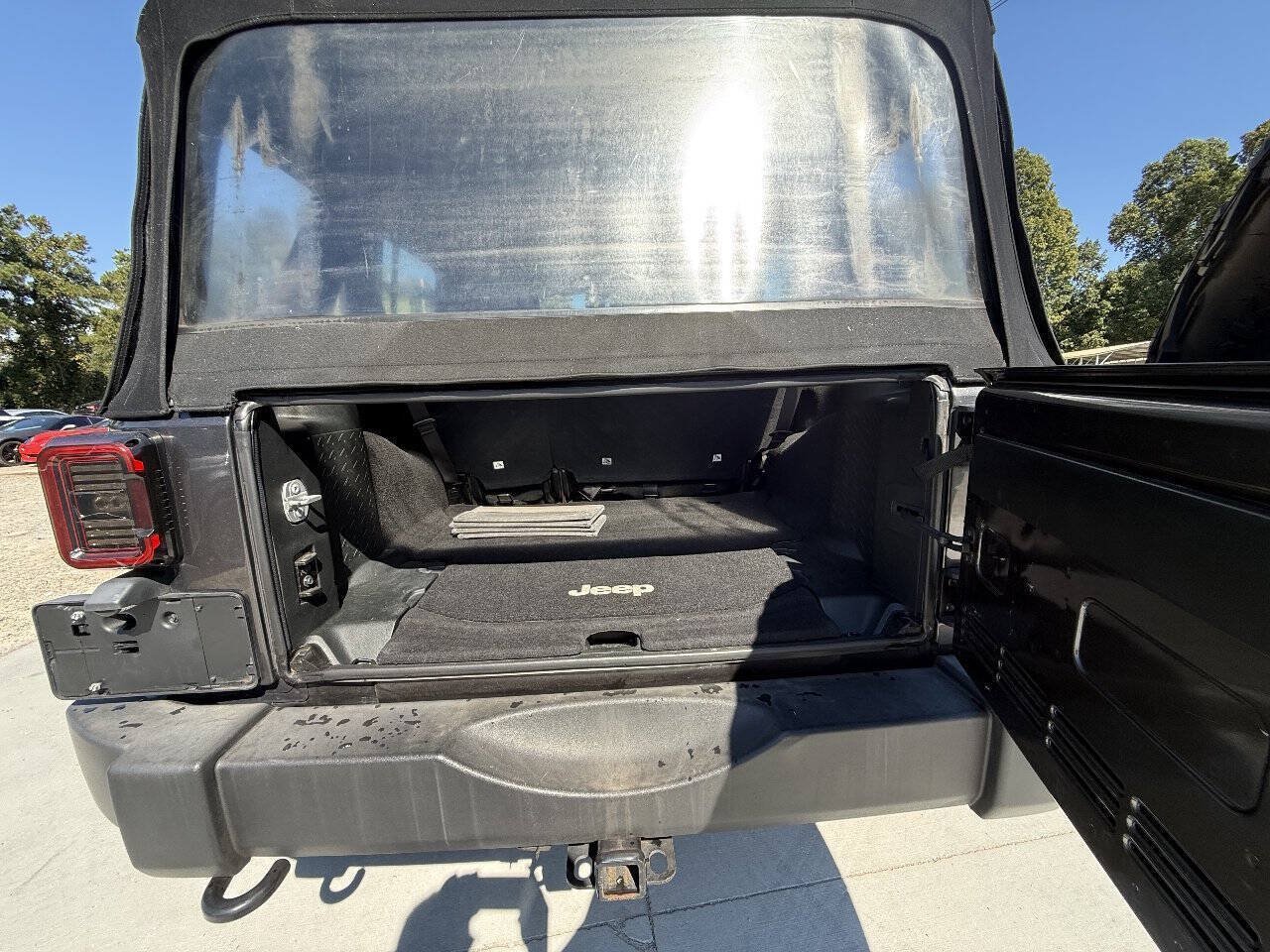 Used 2017 Jeep Wrangler Unlimited Sport w/ Max Tow Package AWD/4WD image 7