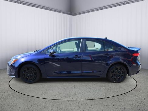 Used 2022 Toyota Corolla LE image 5