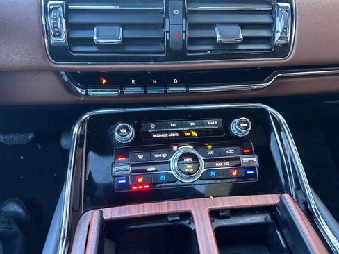 Used 2023 Lincoln Navigator L Reserve image 22
