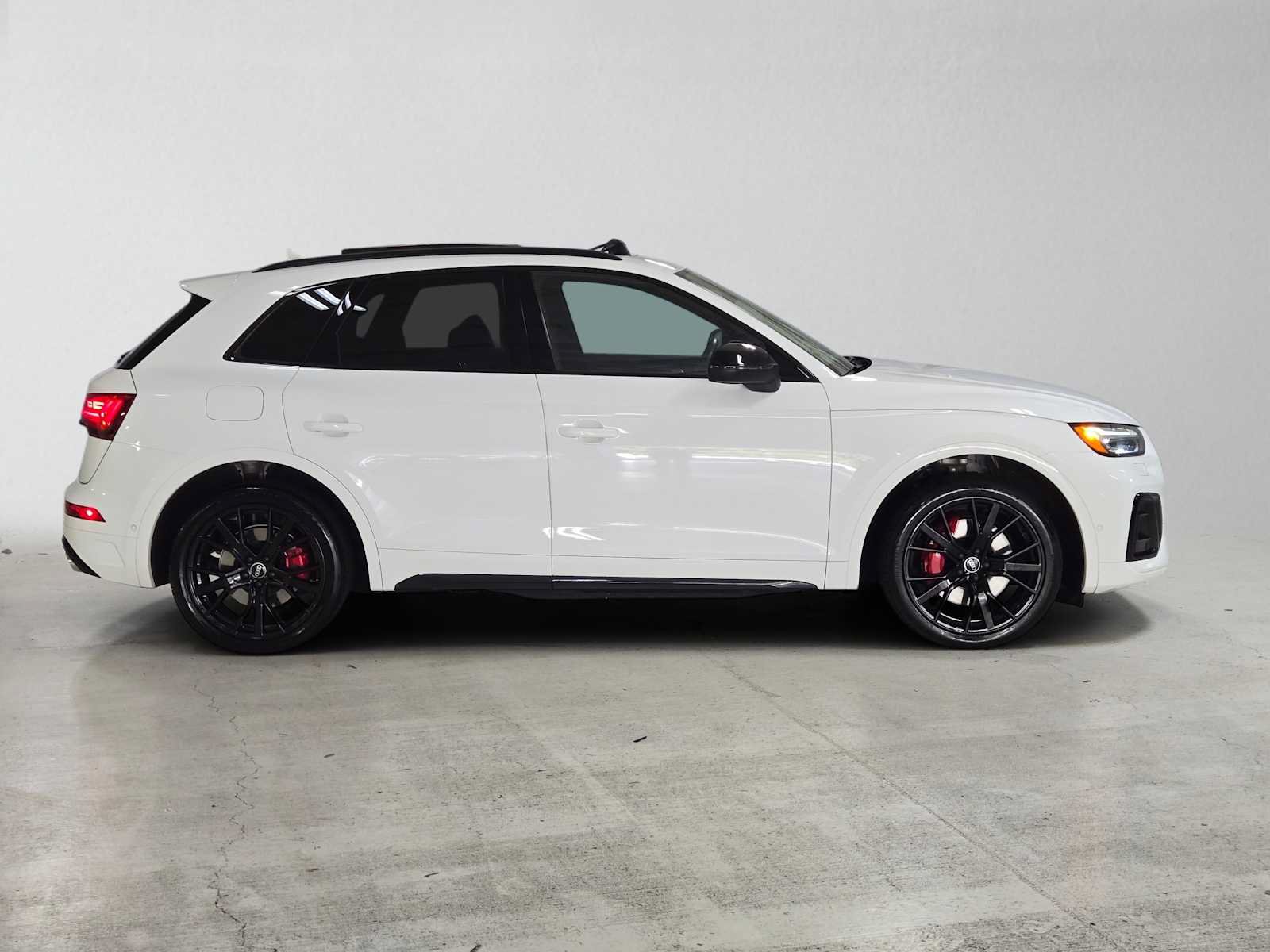 Used 2021 Audi SQ5 Prestige AWD/4WD image 2