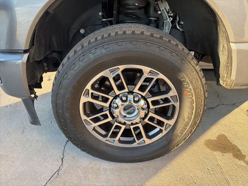 Used 2024 Ford F350 Limited w/ FX4 Off-Road Package image 10