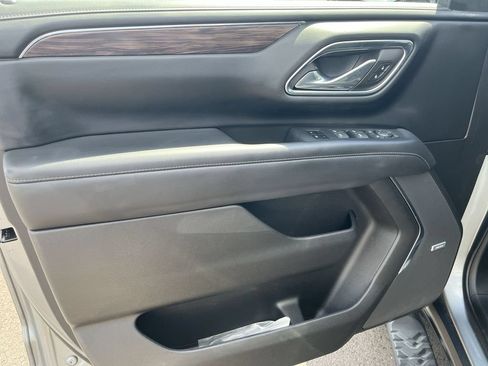 Used 2023 Chevrolet Tahoe Z71 w/ Z71 Off-Road Package AWD/4WD image 13