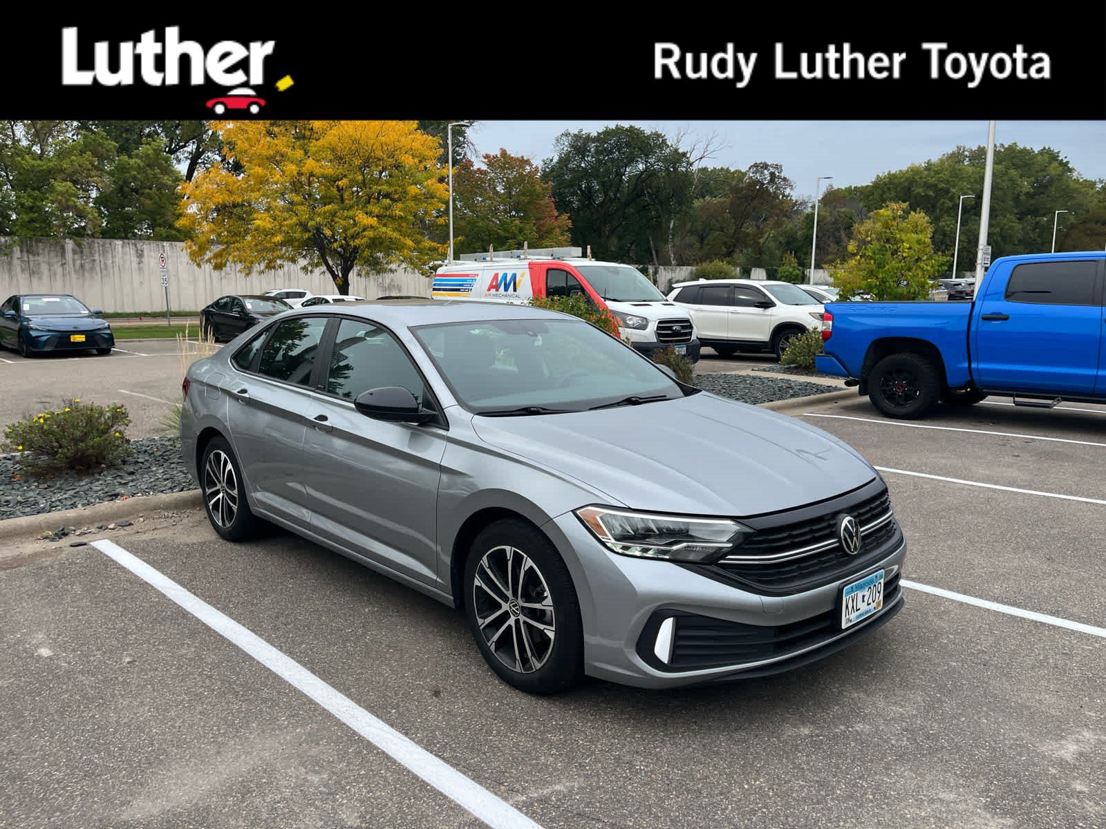 Used 2023 Volkswagen Jetta Sport FWD image 1