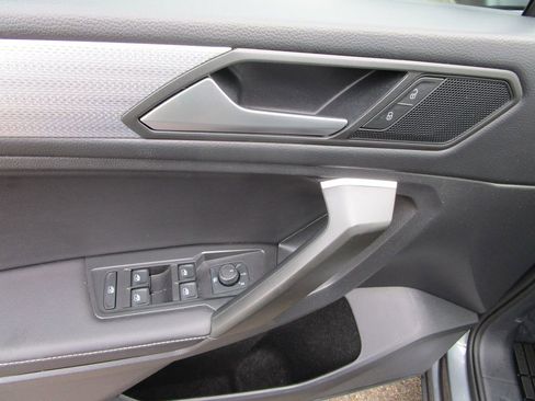 Used 2024 Volkswagen Tiguan S image 22