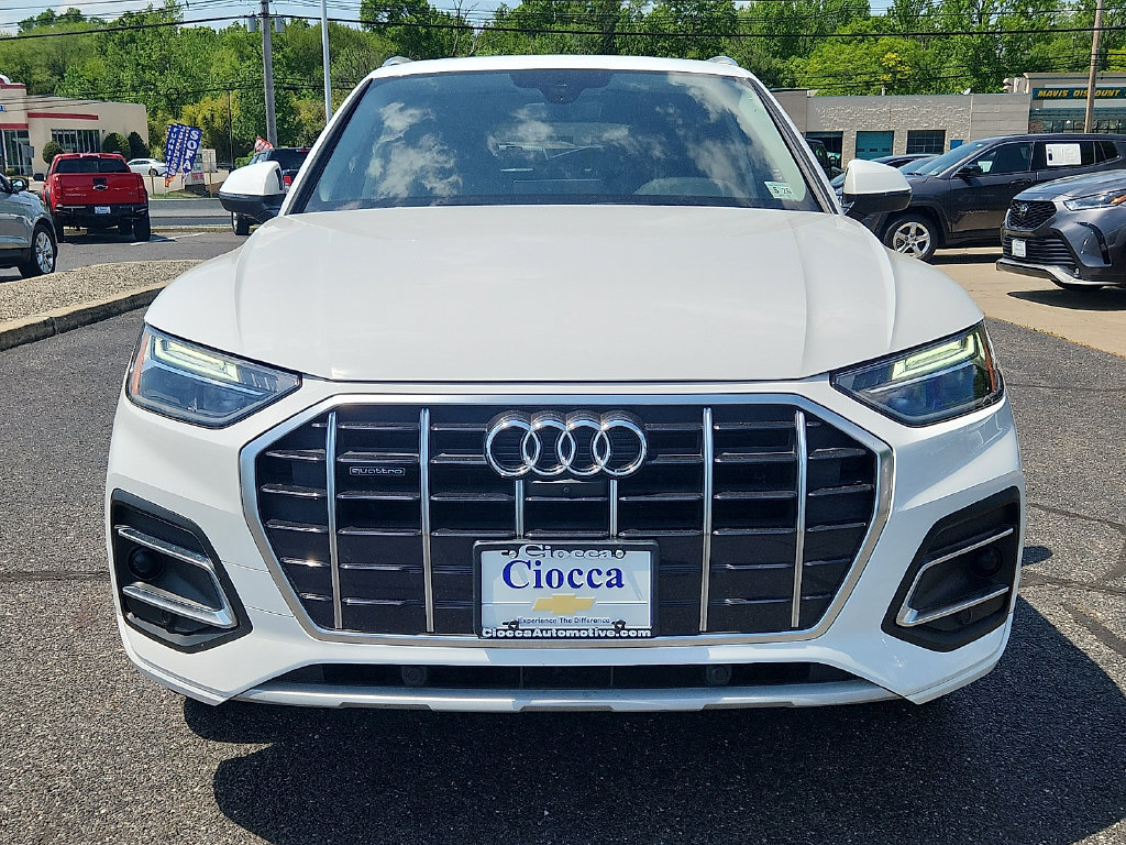 Used 2021 Audi Q5 2.0T Premium Plus w/ Premium Plus Package AWD/4WD image 2