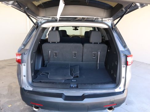 Used 2020 Chevrolet Traverse LS AWD/4WD image 46