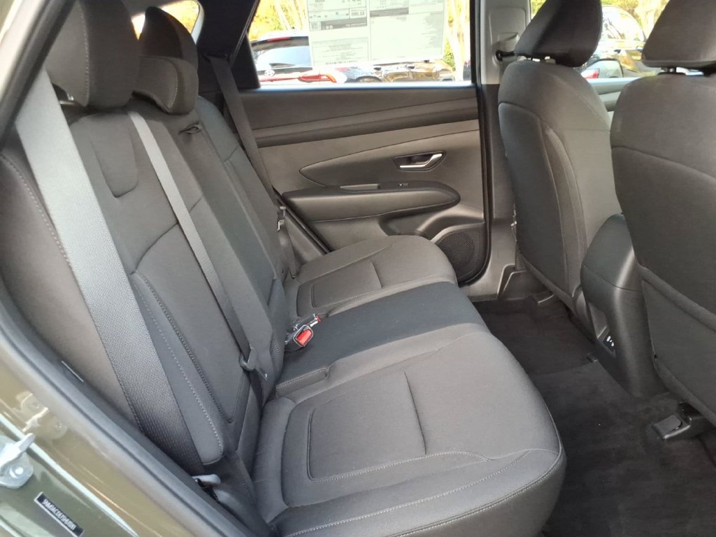 Used 2025 Hyundai Tucson SE AWD/4WD image 18