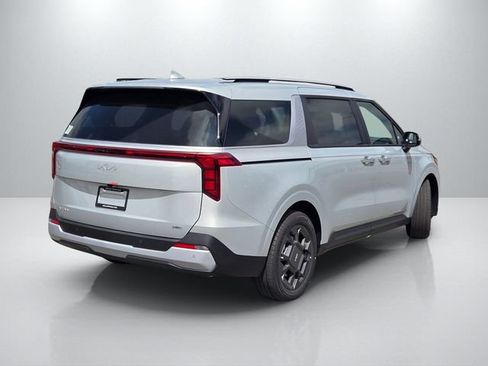 New 2026 Kia Carnival EX FWD image 4