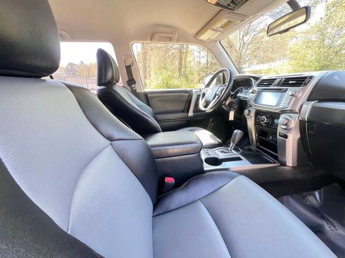 Used 2017 Toyota 4Runner SR5 Premium RWD image 14