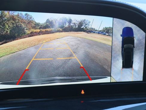 Used 2021 Cadillac Escalade Premium Luxury w/ Performance Package image 17