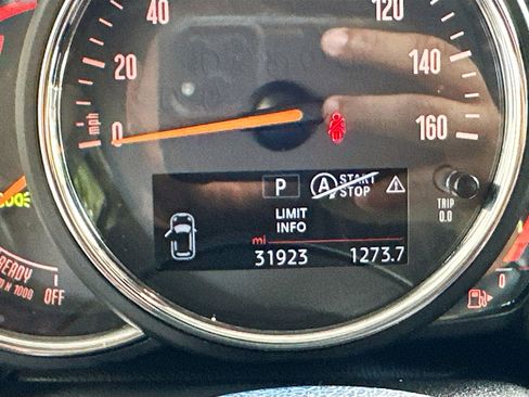 Used 2020 MINI Cooper 4-Door Hardtop w/ Storage Package image 12