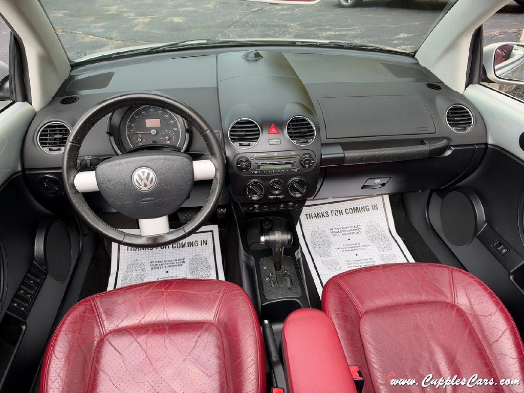 Used 2009 Volkswagen Beetle Blush FWD image 17