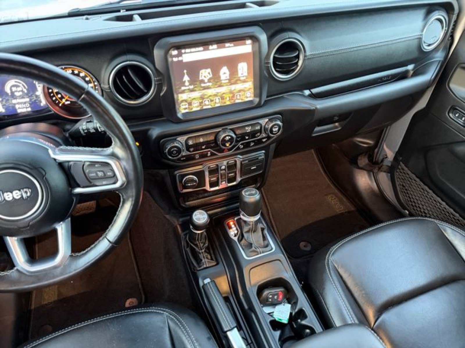 Used 2021 Jeep Wrangler Unlimited Sahara AWD/4WD image 12