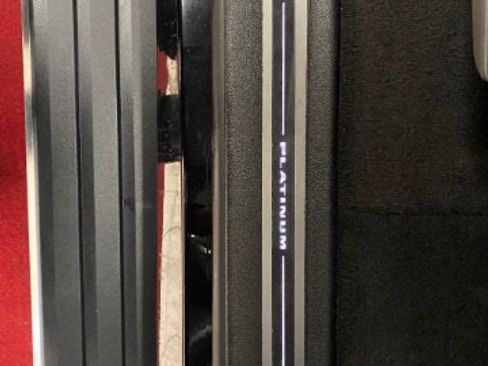 Used 2019 Cadillac Escalade ESV Platinum image 15