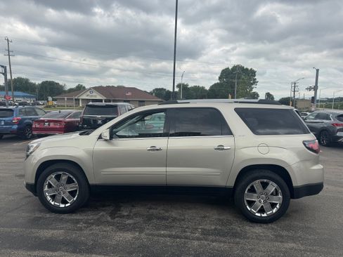 Used 2017 GMC Acadia Limited SLT AWD/4WD image 3