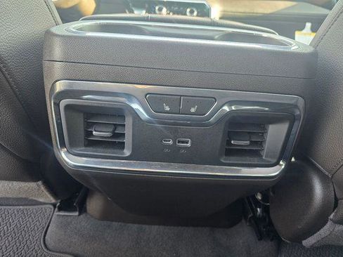Used 2025 GMC Sierra 1500 Denali AWD/4WD image 23
