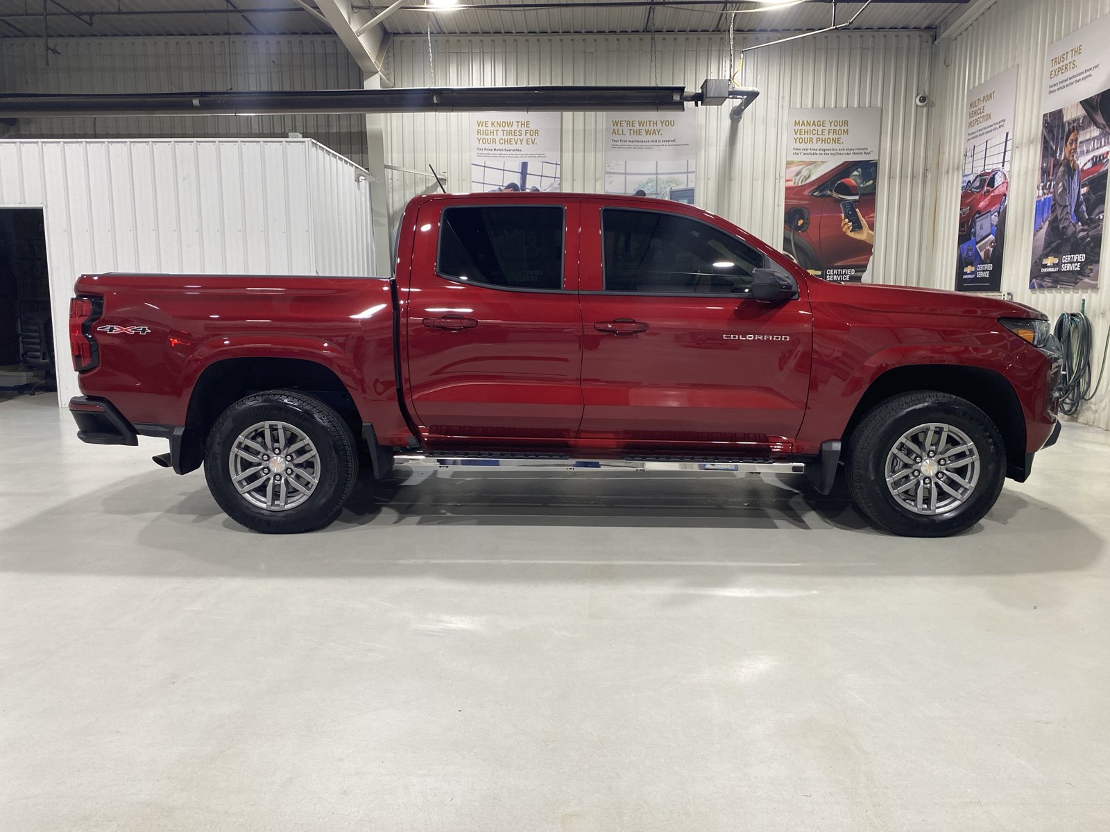 Used 2026 Chevrolet Colorado LT w/ Advanced Trailering Package AWD/4WD image 9