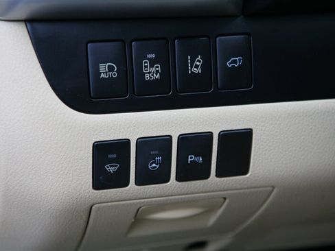 Used 2014 Toyota Highlander Limited Platinum AWD/4WD image 12