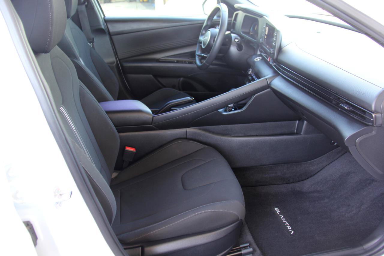 Used 2025 Hyundai Elantra Sport FWD image 26