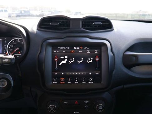 Used 2023 Jeep Renegade Latitude image 13