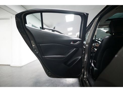 Used 2014 MAZDA MAZDA3 i Grand Touring image 15