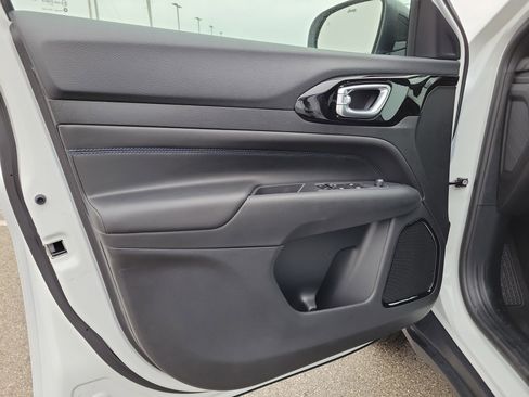 New 2026 Jeep Compass Latitude image 14