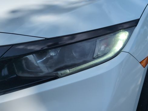 Used 2019 Honda Civic Sport image 6