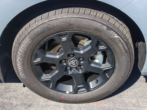 New 2026 Toyota Sienna XLE Woodland Edition AWD/4WD image 11