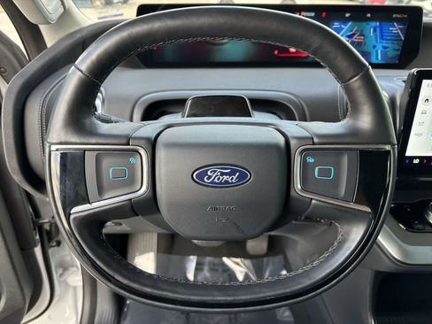 Used 2025 Ford Expedition Max Platinum AWD/4WD image 29
