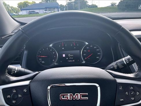 Used 2023 GMC Acadia SLT AWD/4WD image 19
