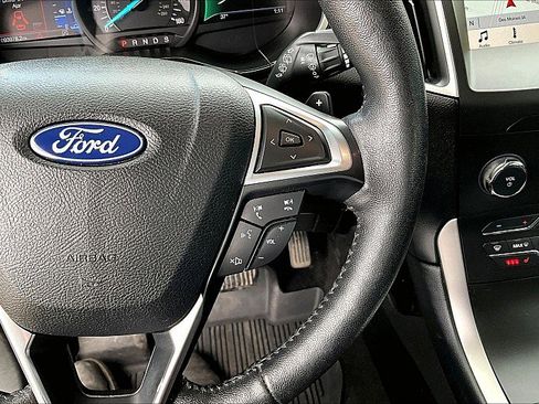 Used 2019 Ford Edge SEL w/ Cold Weather Package image 11