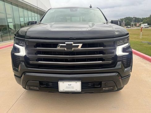 Used 2024 Chevrolet Silverado 1500 High Country w/ Midnight Edition AWD/4WD image 7