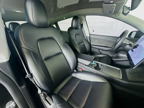 Used 2021 Tesla Model Y Performance image 31