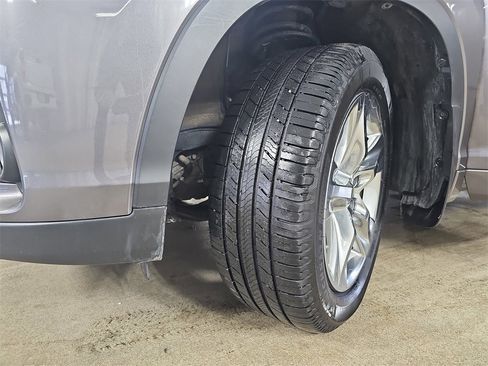 Used 2019 Toyota Highlander Limited image 38