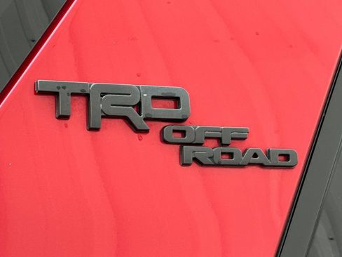 Used 2021 Toyota 4Runner TRD Off-Road Premium w/ Moonroof Package AWD/4WD image 29