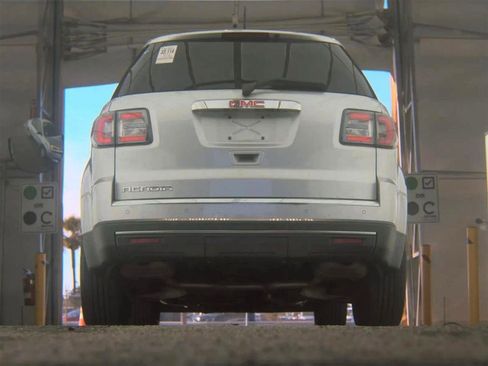 Used 2014 GMC Acadia SLE FWD image 7