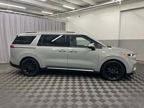 Certified 2022 Kia Carnival SX image 4