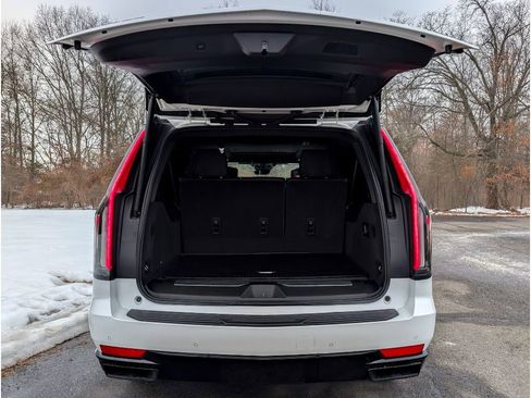 Used 2022 Cadillac Escalade ESV Sport Platinum w/ LPO, ONYX Package image 8