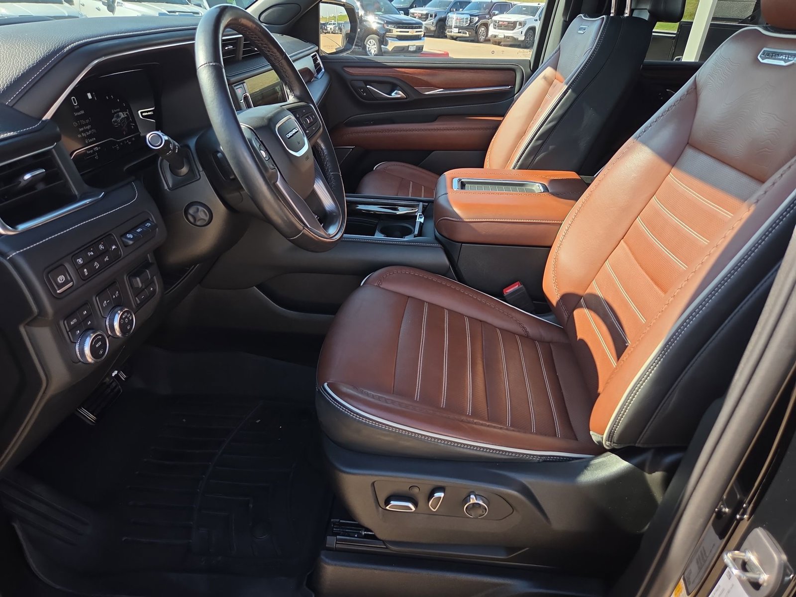 Used 2023 GMC Yukon XL Denali Ultimate AWD/4WD image 20