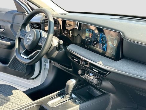 New 2026 Nissan Kicks SV w/ SV Premium Package image 5