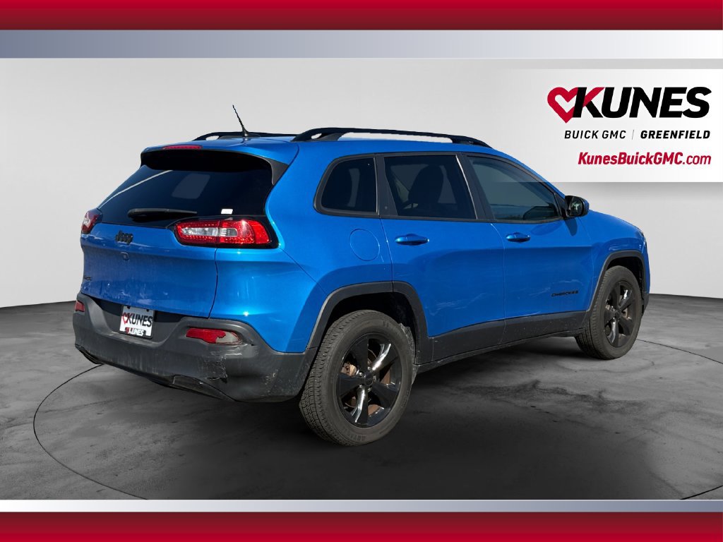 Used 2018 Jeep Cherokee Latitude w/ Altitude Package AWD/4WD image 9