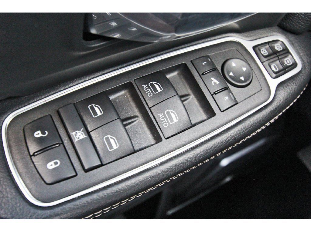 Used 2024 RAM 2500 Laramie w/ Night Edition AWD/4WD image 20