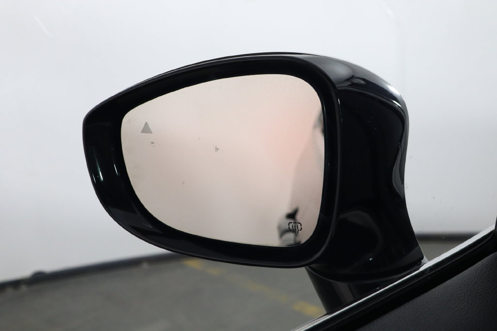Used 2025 Chrysler Pacifica Select FWD image 43