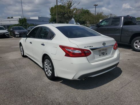 Used 2017 Nissan Altima 2.5 S w/ Power Driver Seat Package FWD image 4