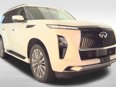 Used 2025 INFINITI QX80 Sensory image 6
